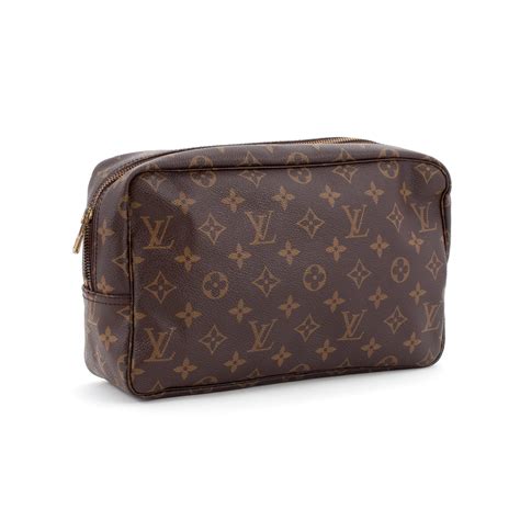 louis vuitton wash bag men's|louis vuitton pre owned wash bag.